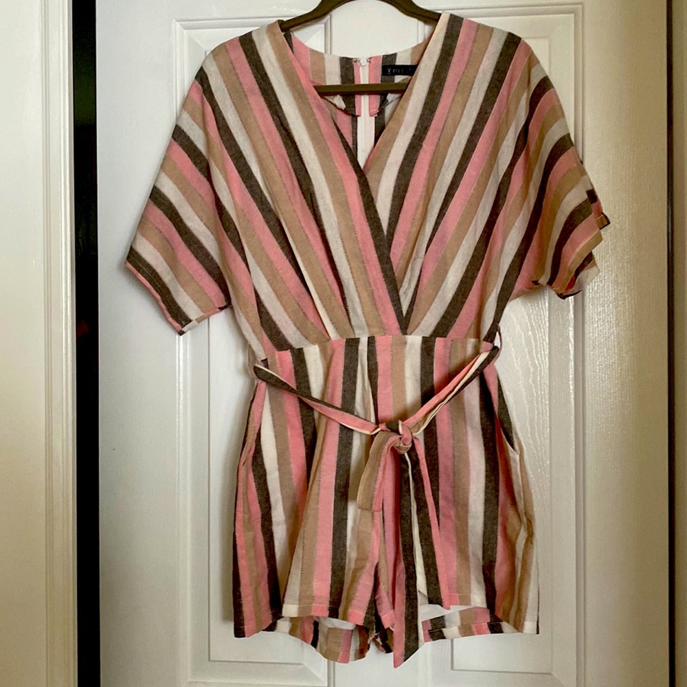 Very J Romper shorts Medium